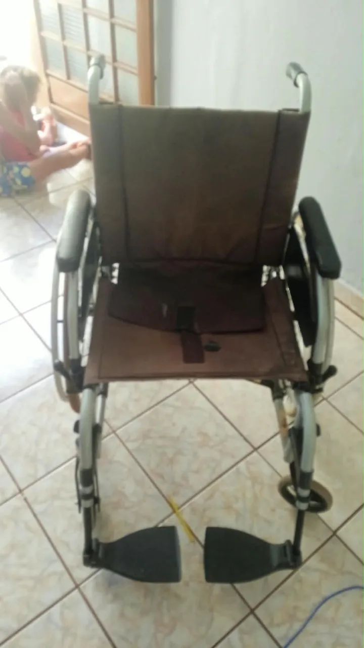 Cadeira de rodas de alumínio - Foto 2