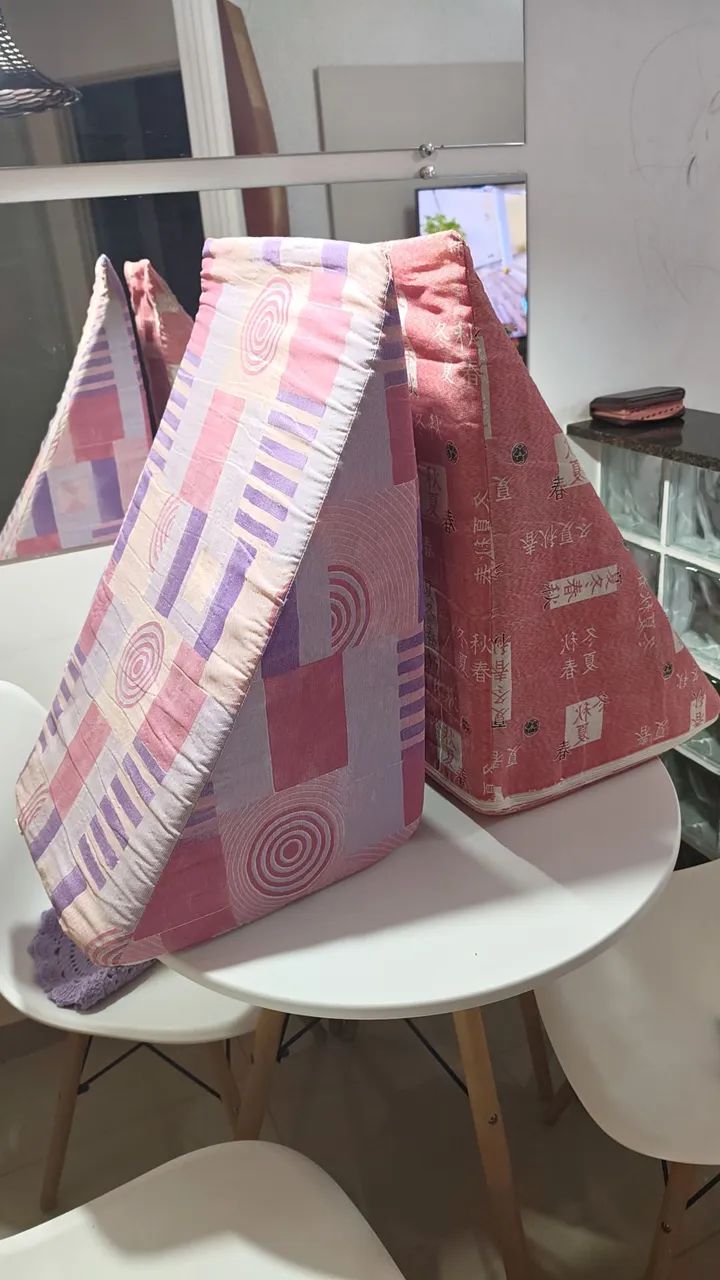 Almofada triângulo ?