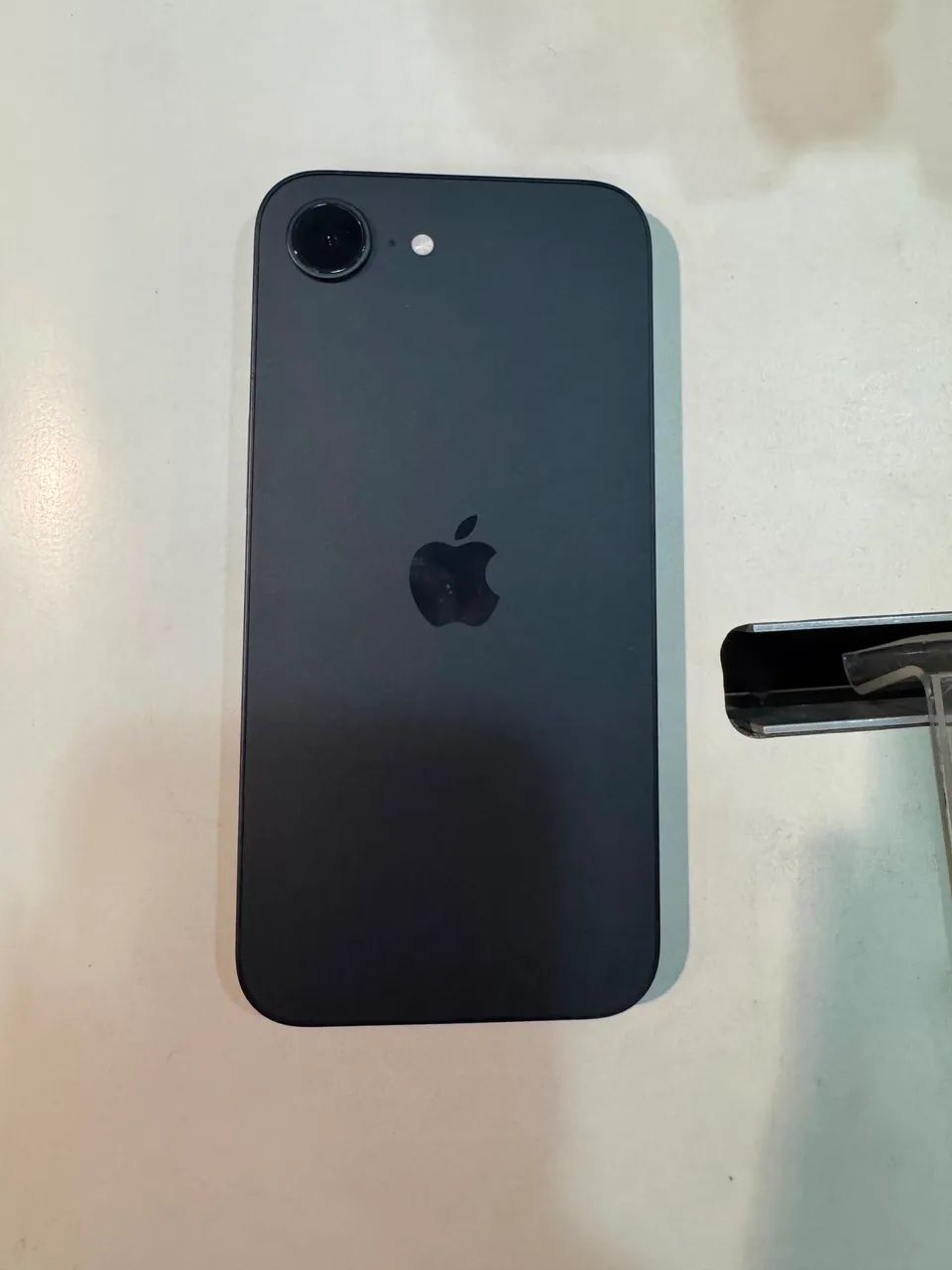 iPhone 16e - Foto 2