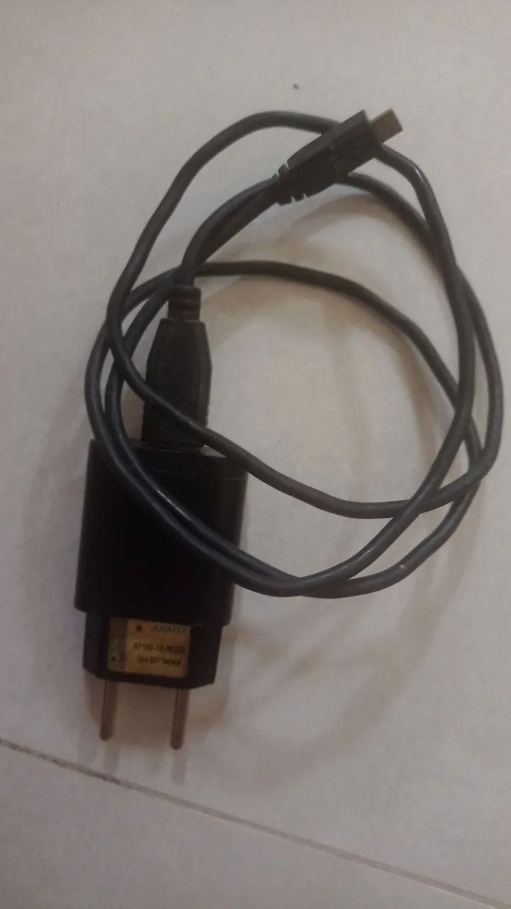 Carregador micro USB 