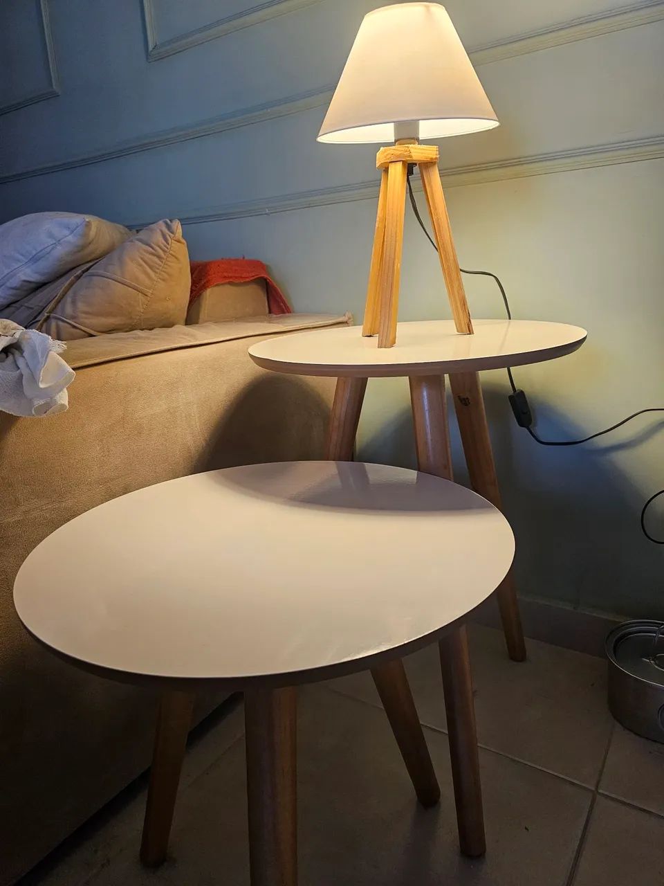 Conjunto mesa + abajuor 