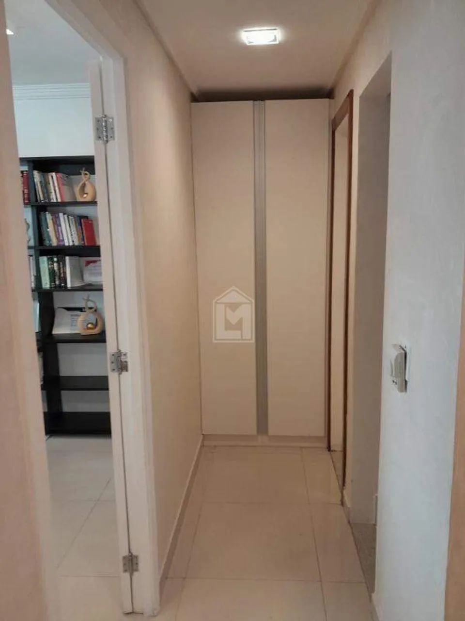 Sala Comercial na Enseada do Suá | 40m² | 1 Vaga | Recepção e Armários - Foto 4