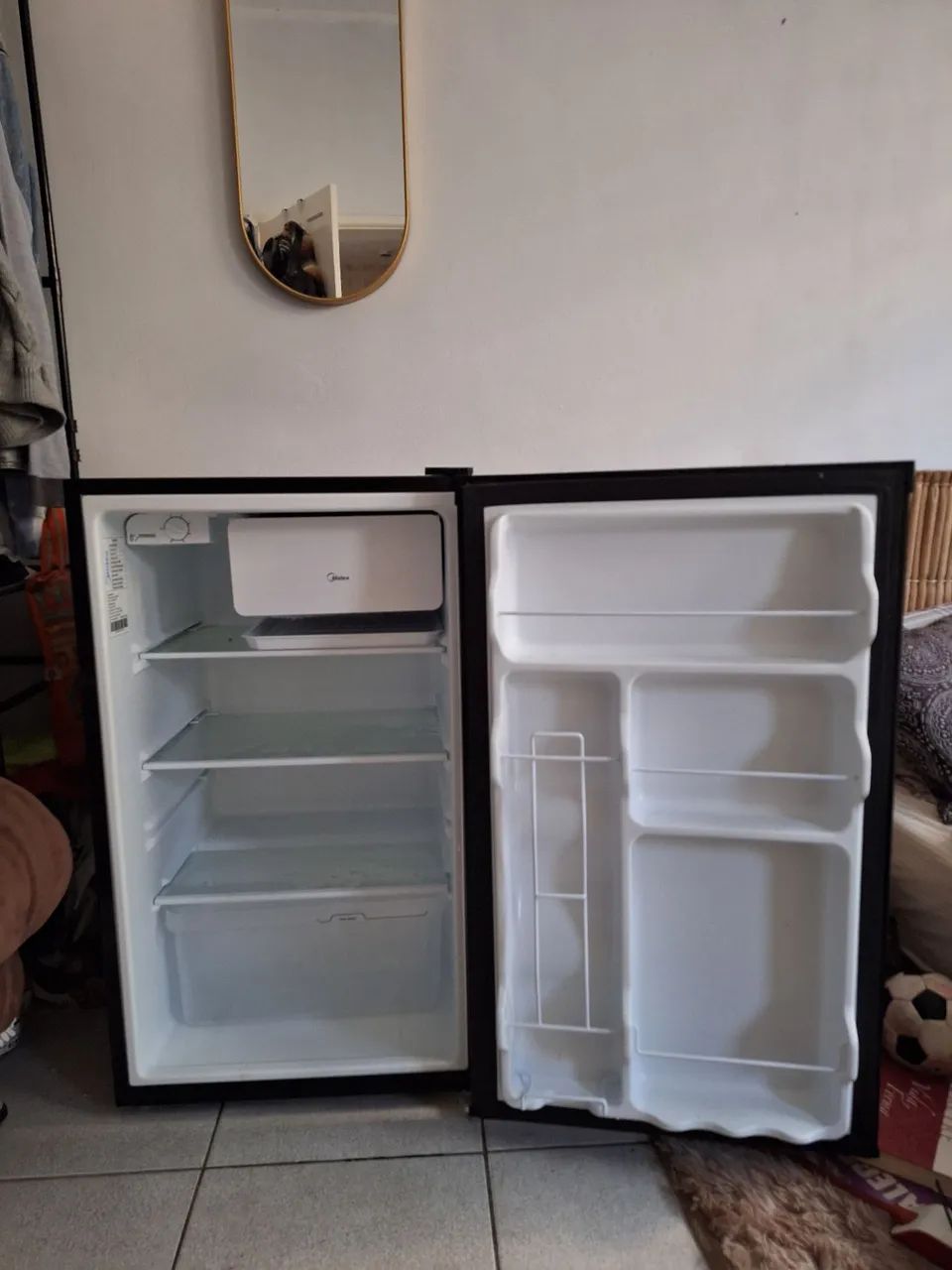 Frigobar Midea Black 124 Litros 127V  - Foto 2