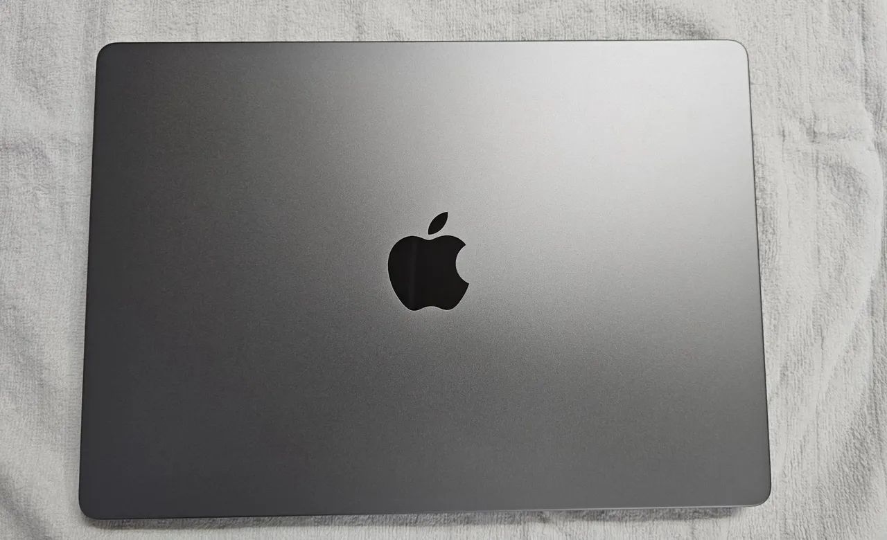 Macbook PRO M2 14 pol. 16GB/512SSD - Excelente estado