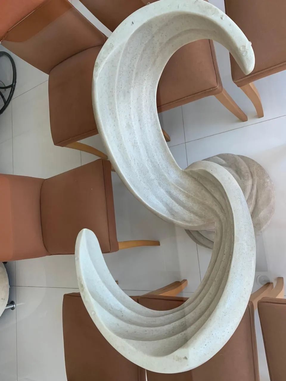 Mesa de Jantar Tampo de Vidro e Base Escultural - Foto 3