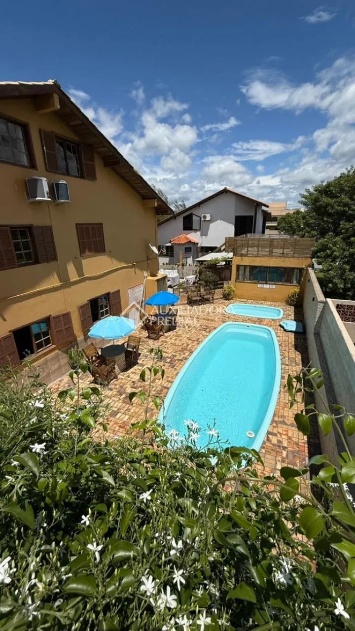 Pousada Completa a Uma Quadra do Mar com 17 Apartamentos e Estrutura para Operação Imediat