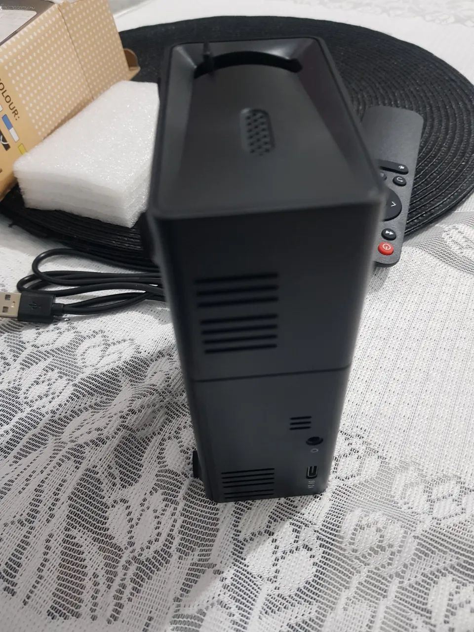 Mini projetor com HDMI e USB e controle - Foto 3