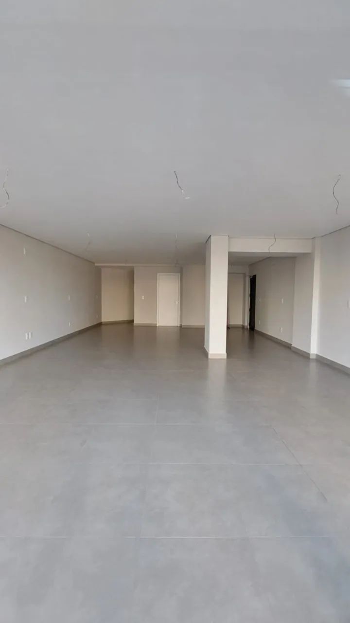 Sala Comercial nova, no Térreo - bairro Neva, 75m² + 1 vaga - Foto 2