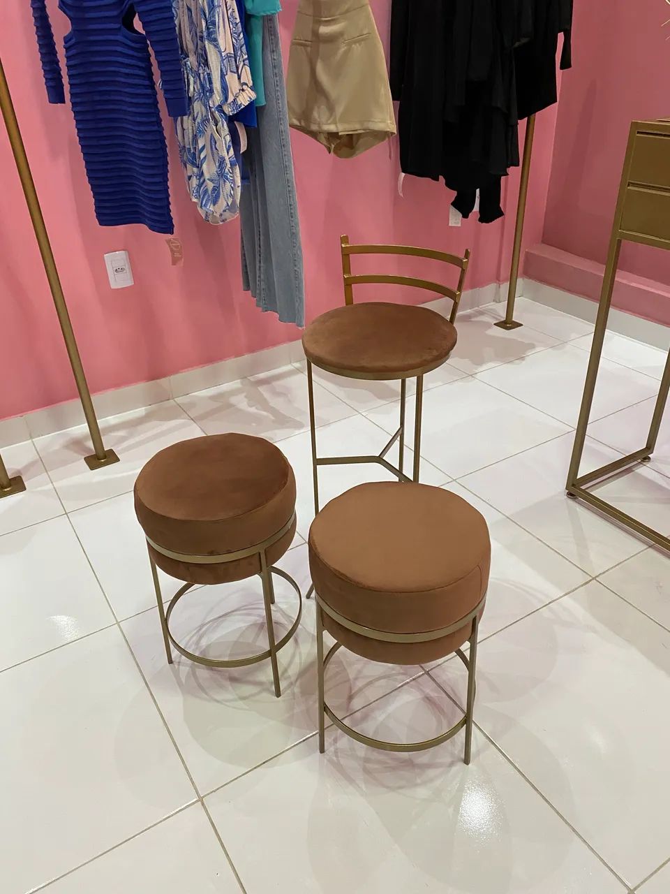 Vendo peças de loja para roupas e acessórios  - Foto 4