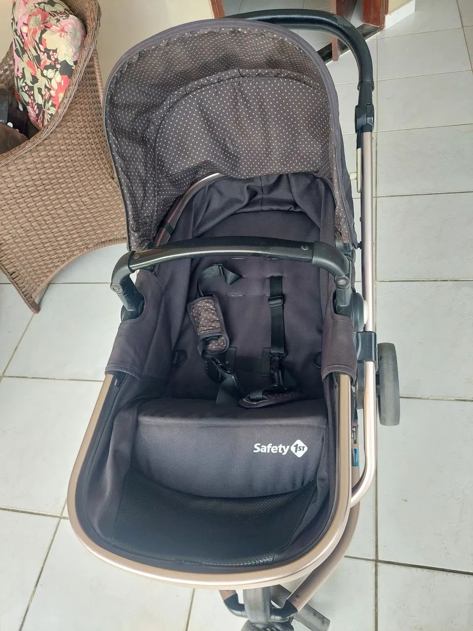 Carrinho de bebê safety mobi - Foto 5