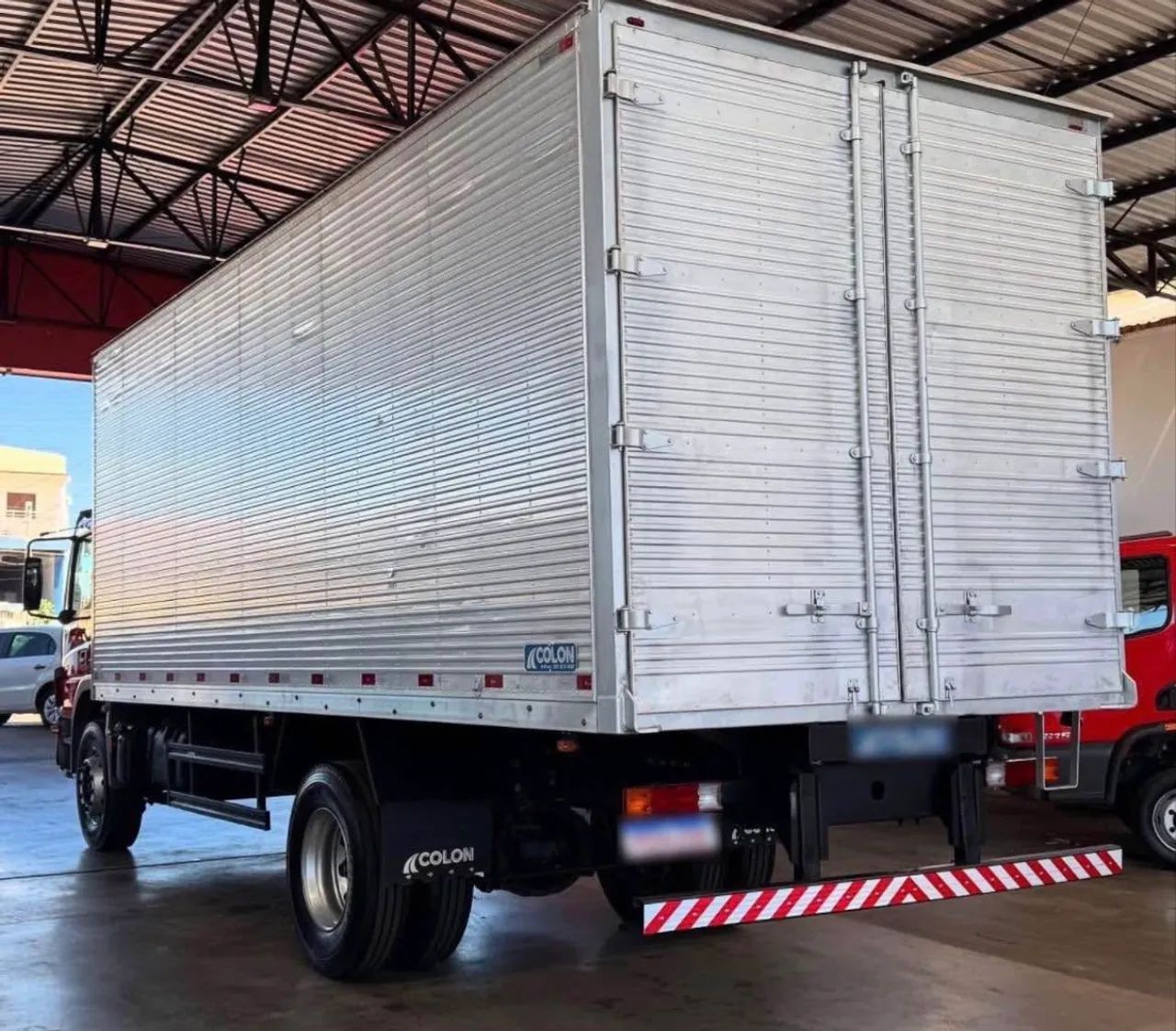 Mercedes 710 - Foto 2