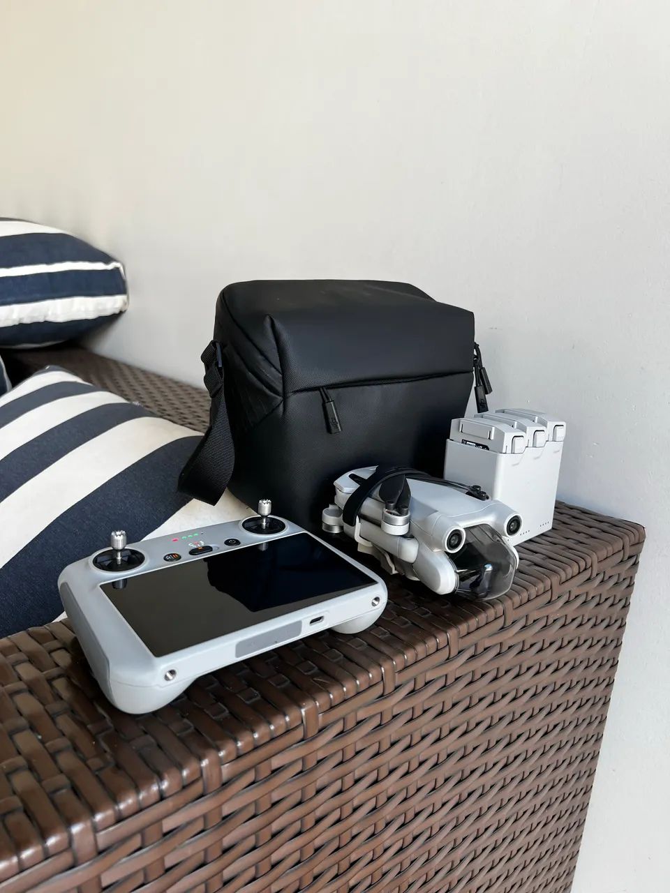 Drone dji mini 3 Pro+ 3 baterias + controle com tela