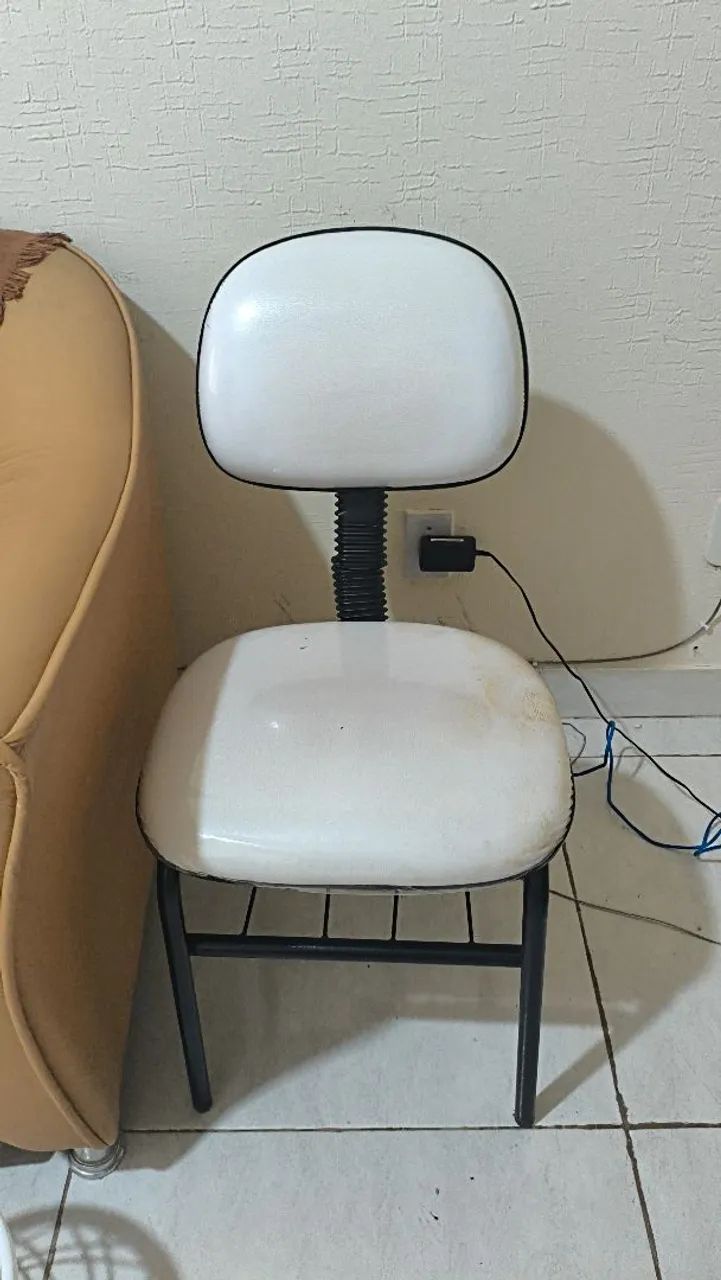 Cadeira branca - Foto 2