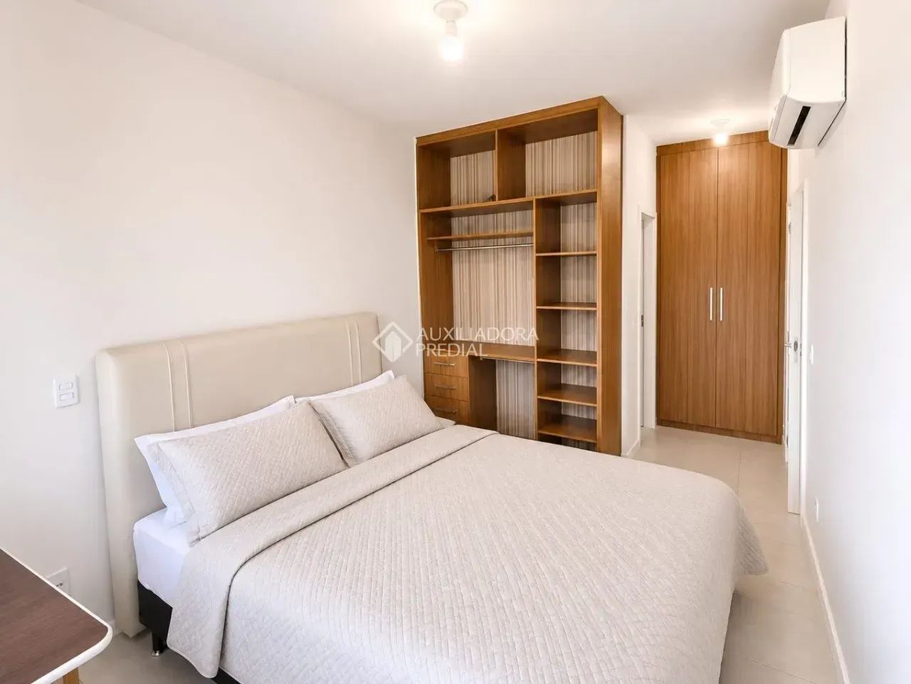 Apartamento com 2 Quartos (1 Suíte), Vaga de Garagem e Hobby Box no Bom Abrigo - Florianóp - Foto 4