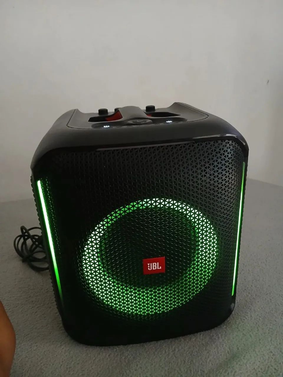 Caixa JBL e Core c/ 2 microfones454806863254671362