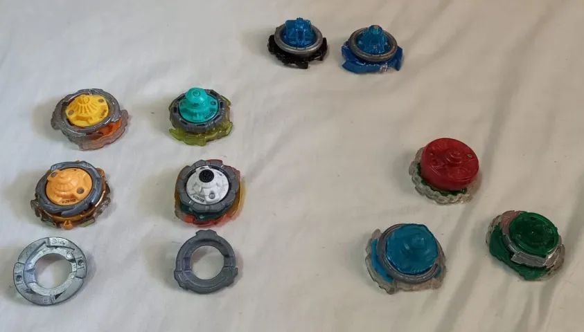Lote de Beyblades Burst - Foto 2