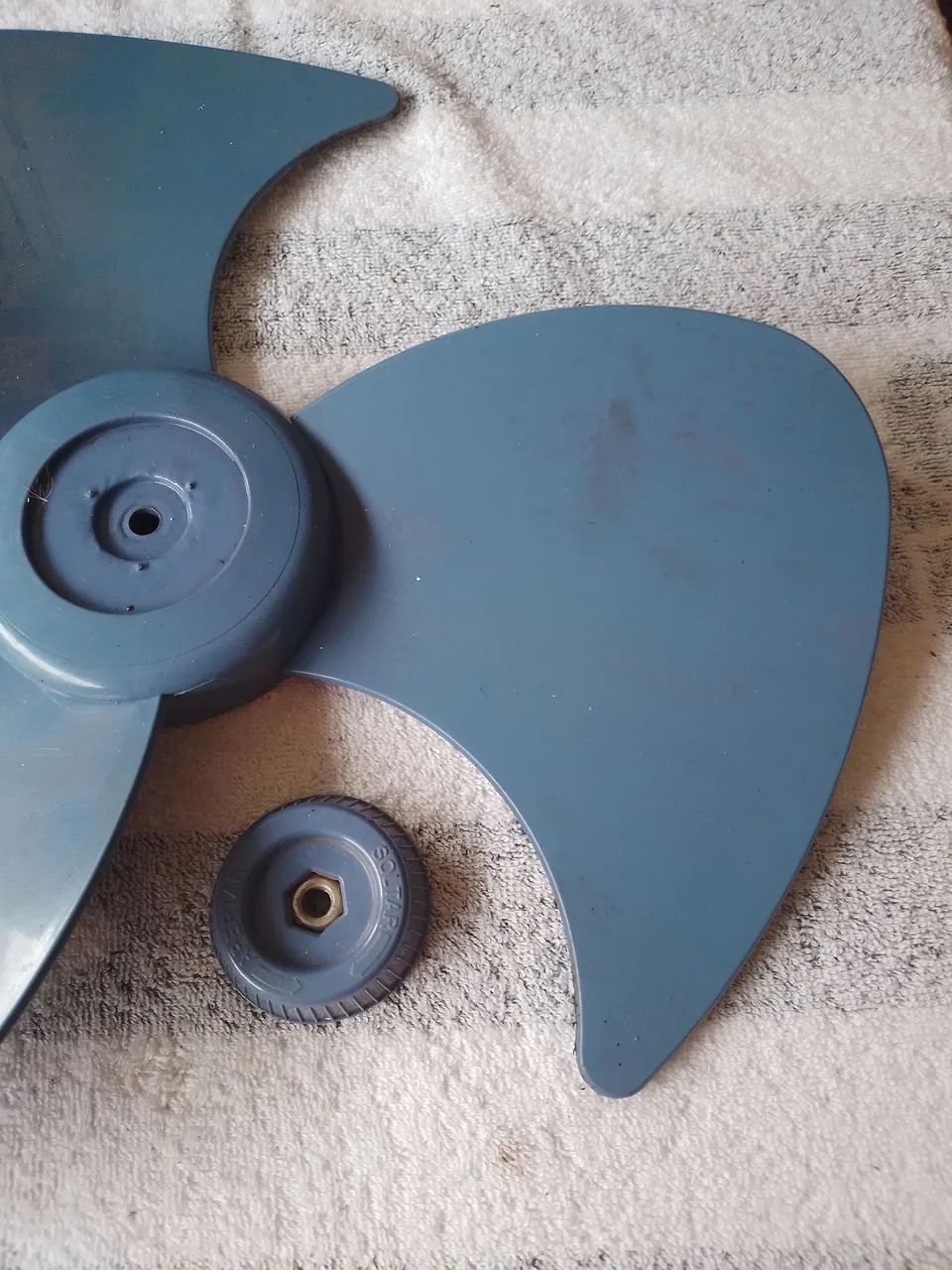 Hélice para ventilador Mondial 40 cm semi-nova  - Foto 3