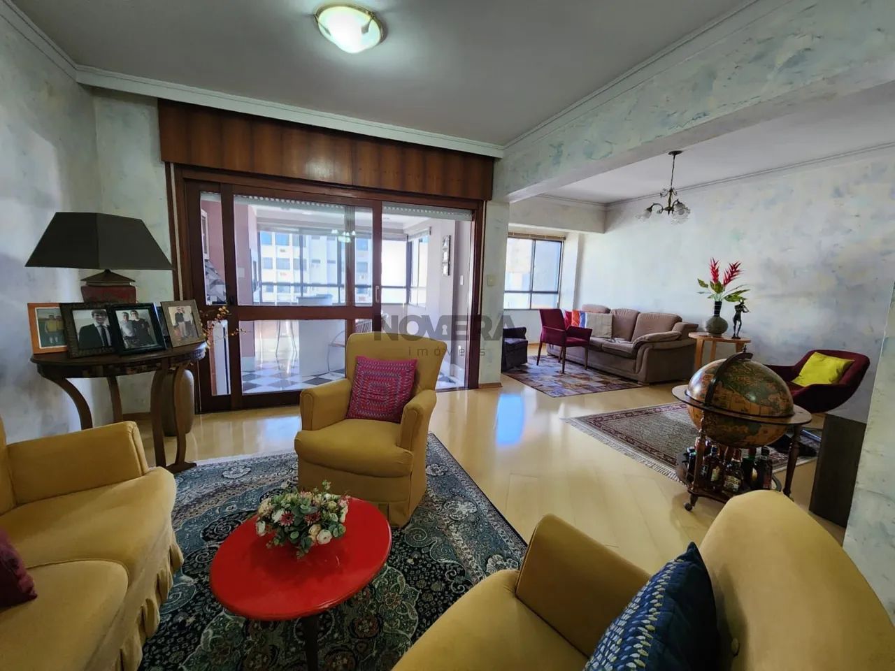 Amplo apartamento central totalmente reformafdo - Foto 5