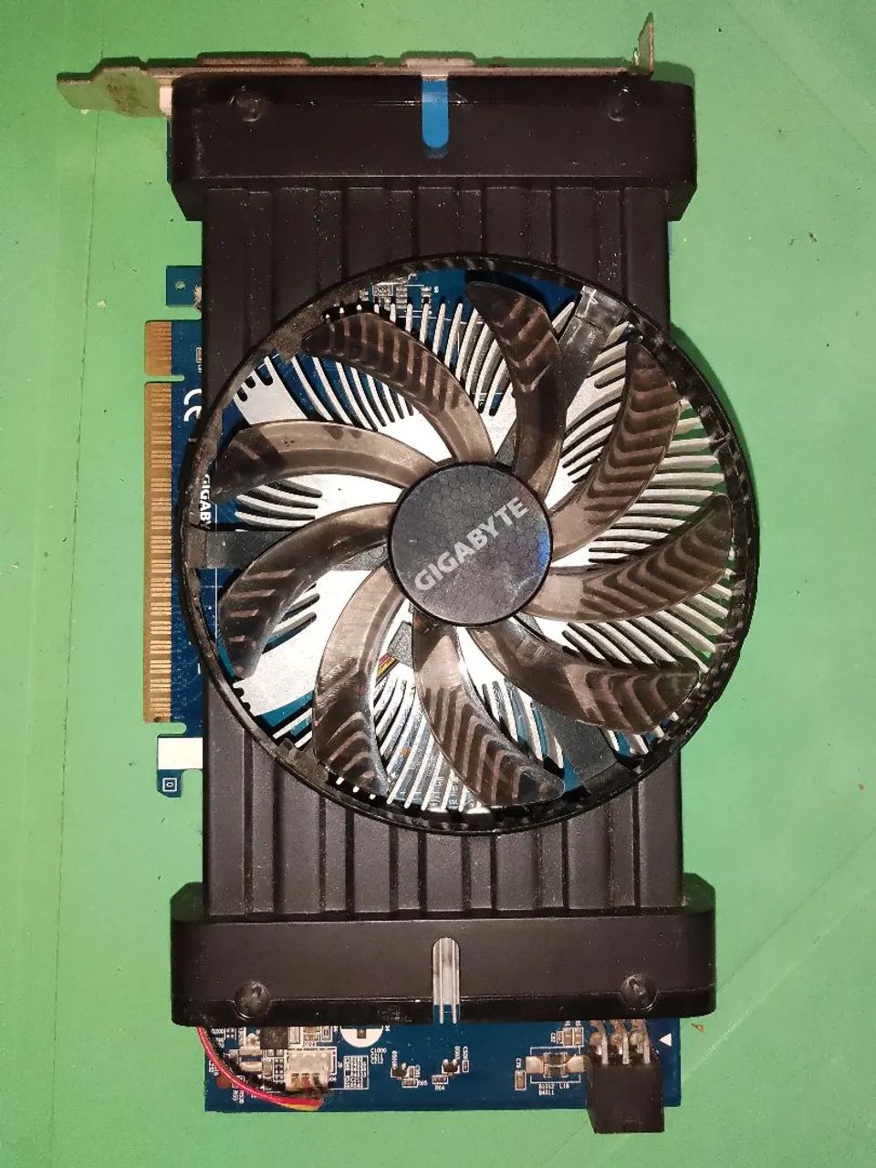 Placa de vídeo GTX 550Ti 2gb de vram.