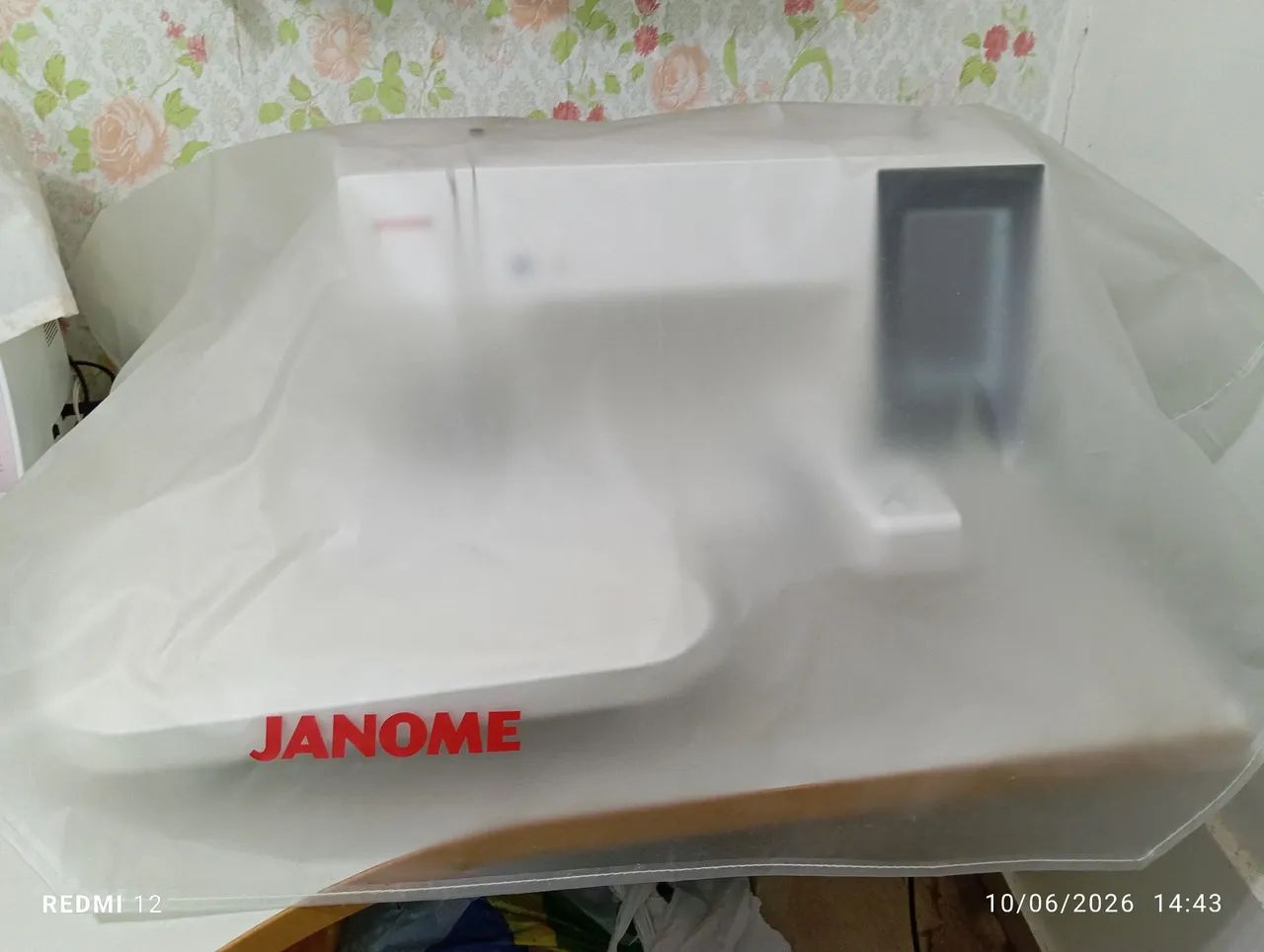 Bordadeira Janome MC 500e - Foto 4
