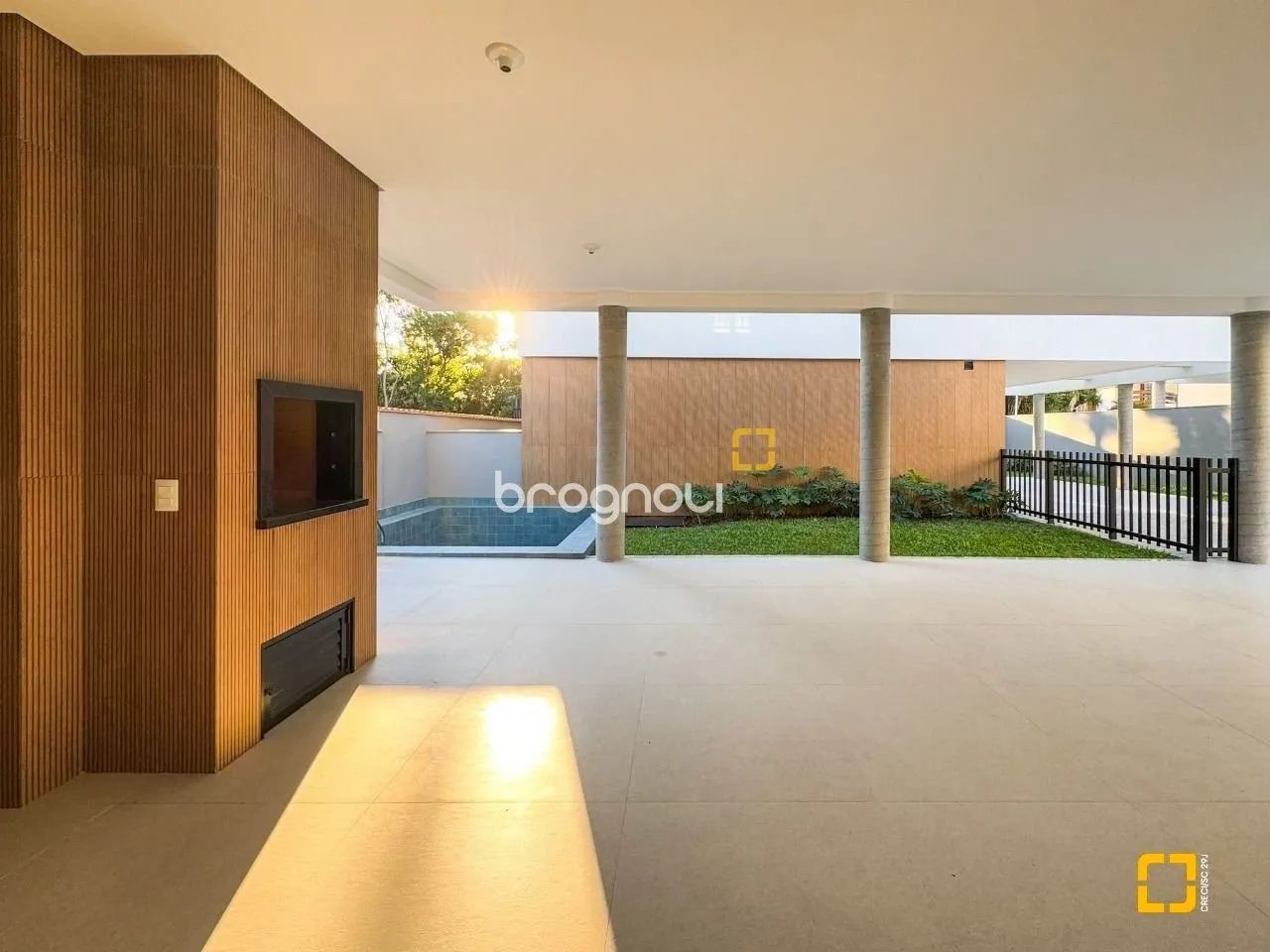 Casa nova em condomínio - 3 suítes - Pátio piscina - Cacupé - Florianópolis - SC - Foto 2