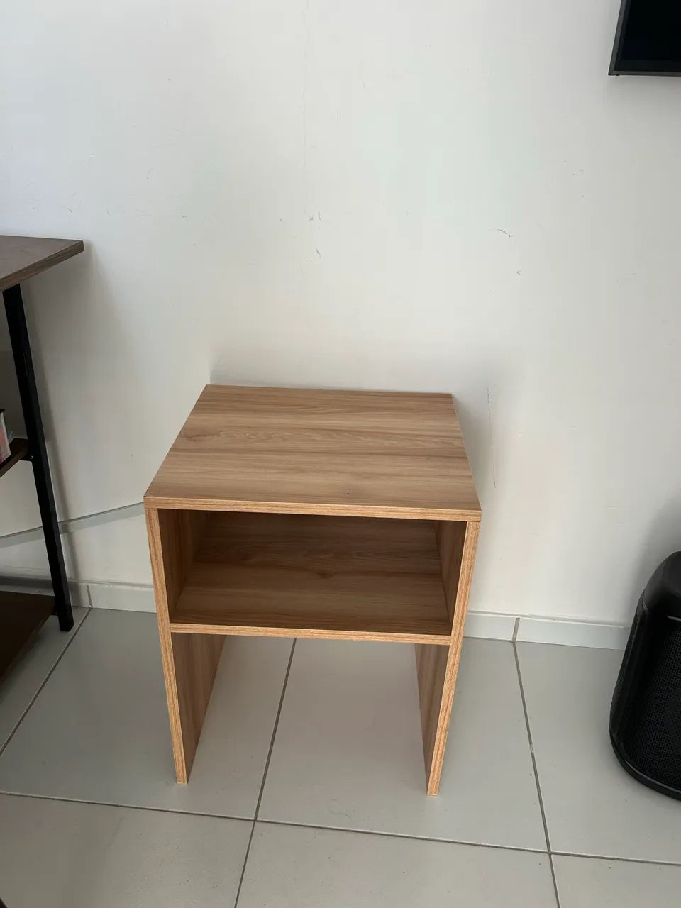2 uni Mesa Auxiliar / Criado-Mudo em MDF Amadeirado 