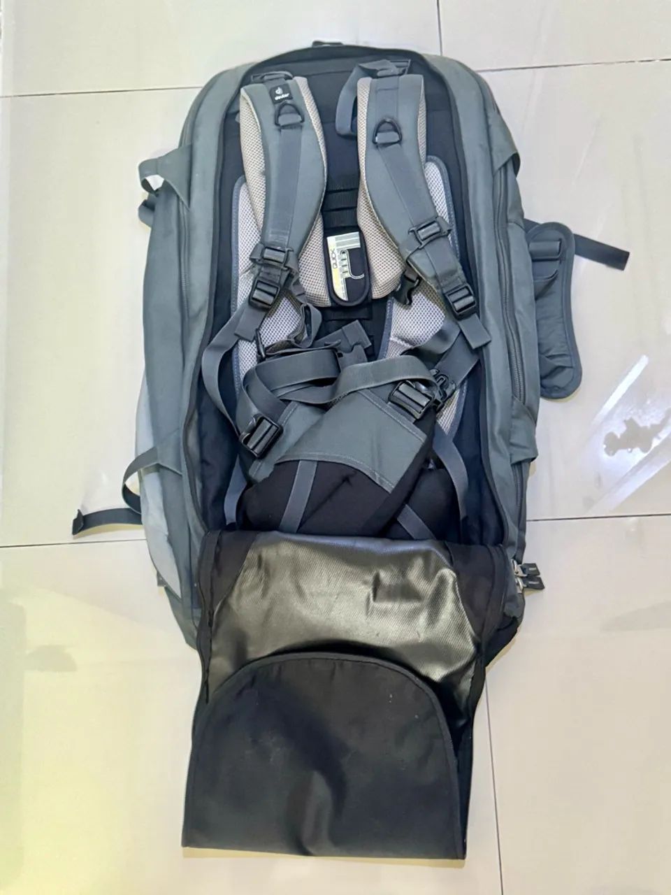 Mochila Deuter Traveller 80l  - Foto 2