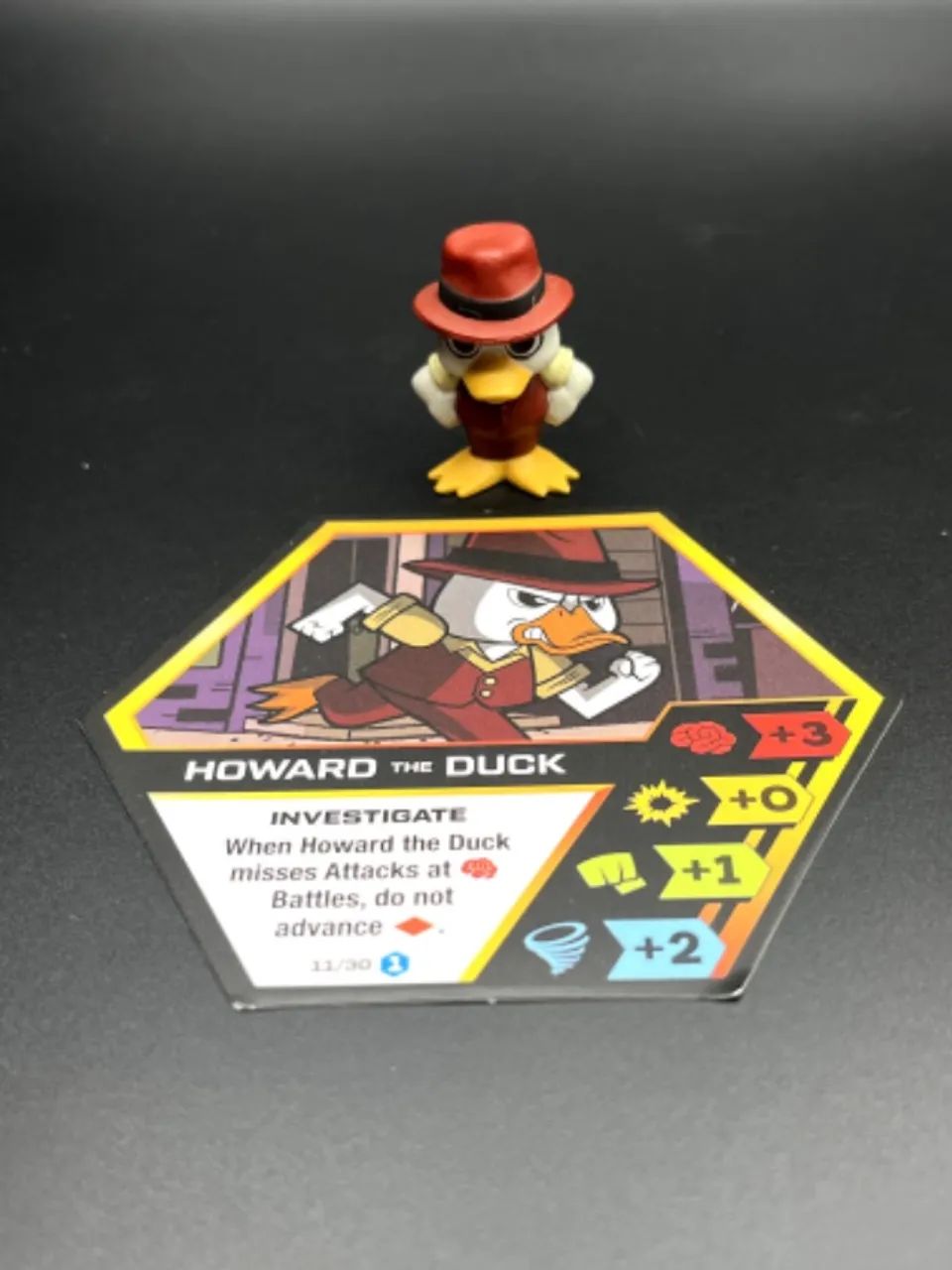 BONECO MINIATURA HOWARD THE DUCK MARVEL BATTLEWORLD FUNKO