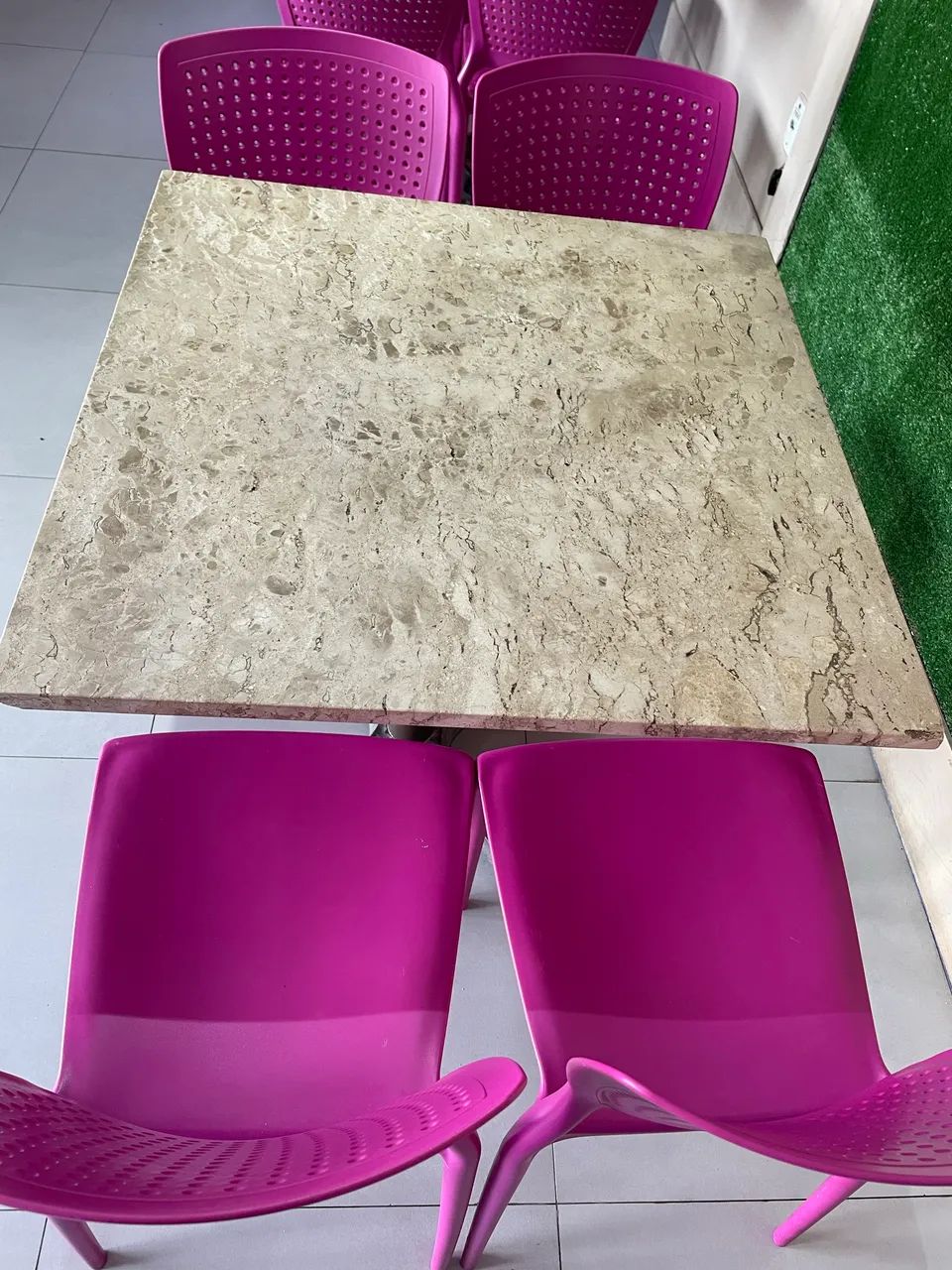 Mesa mármore com 4 cadeiras . - Foto 3