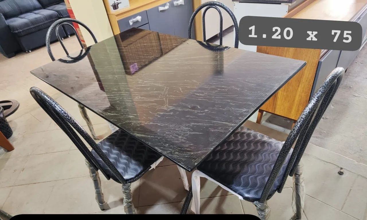 Mesa quatro cadeiras medida 1,20 ×75 - Foto 2