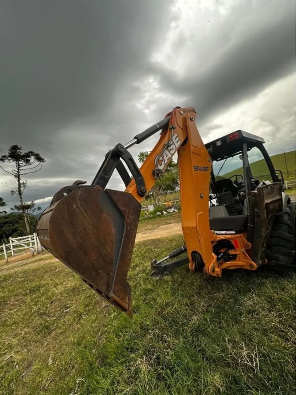 Retroescavadeira Case 580n 4x4 ano 2021 - Foto 3