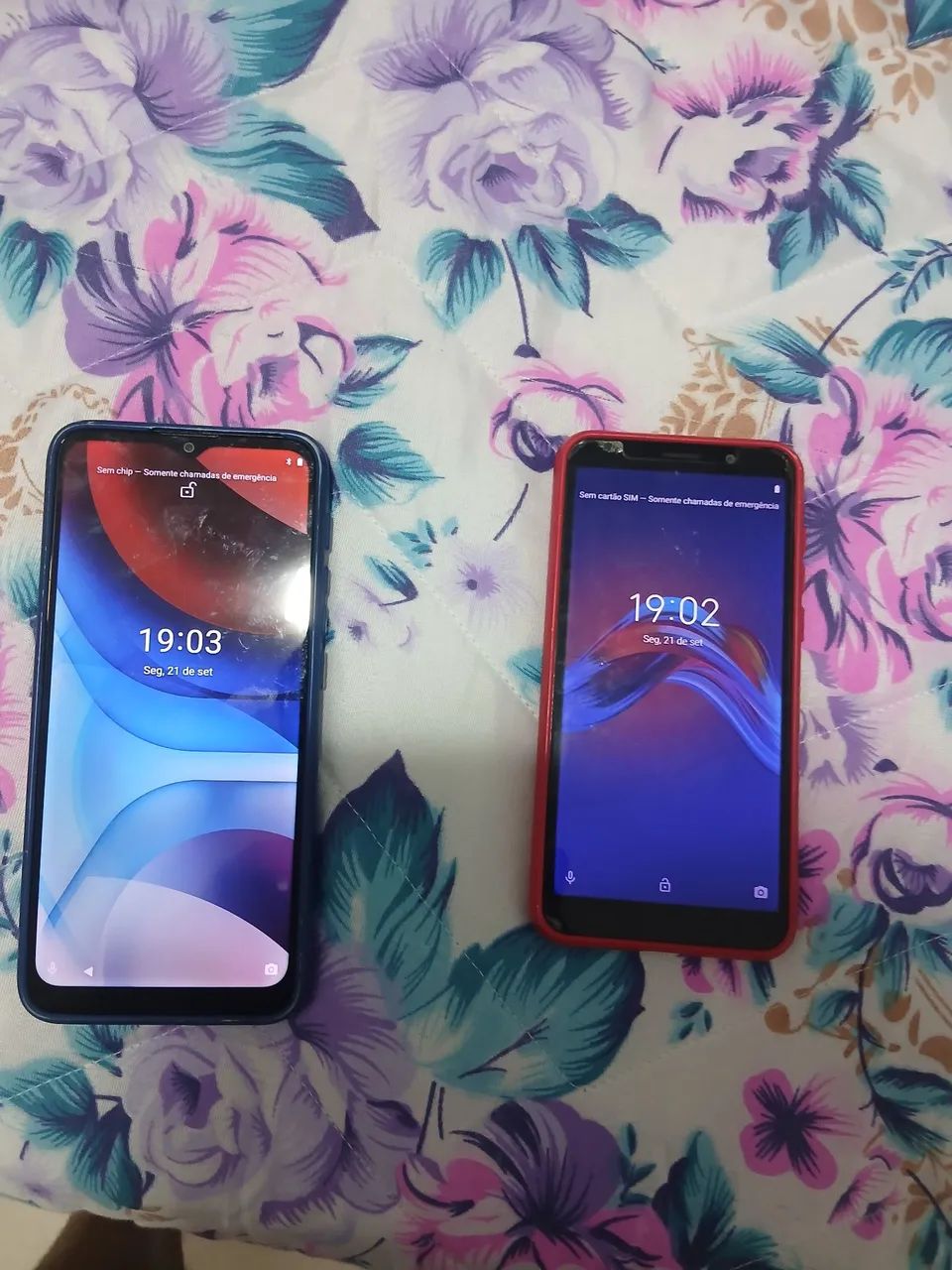 Vendo dois celulares 
