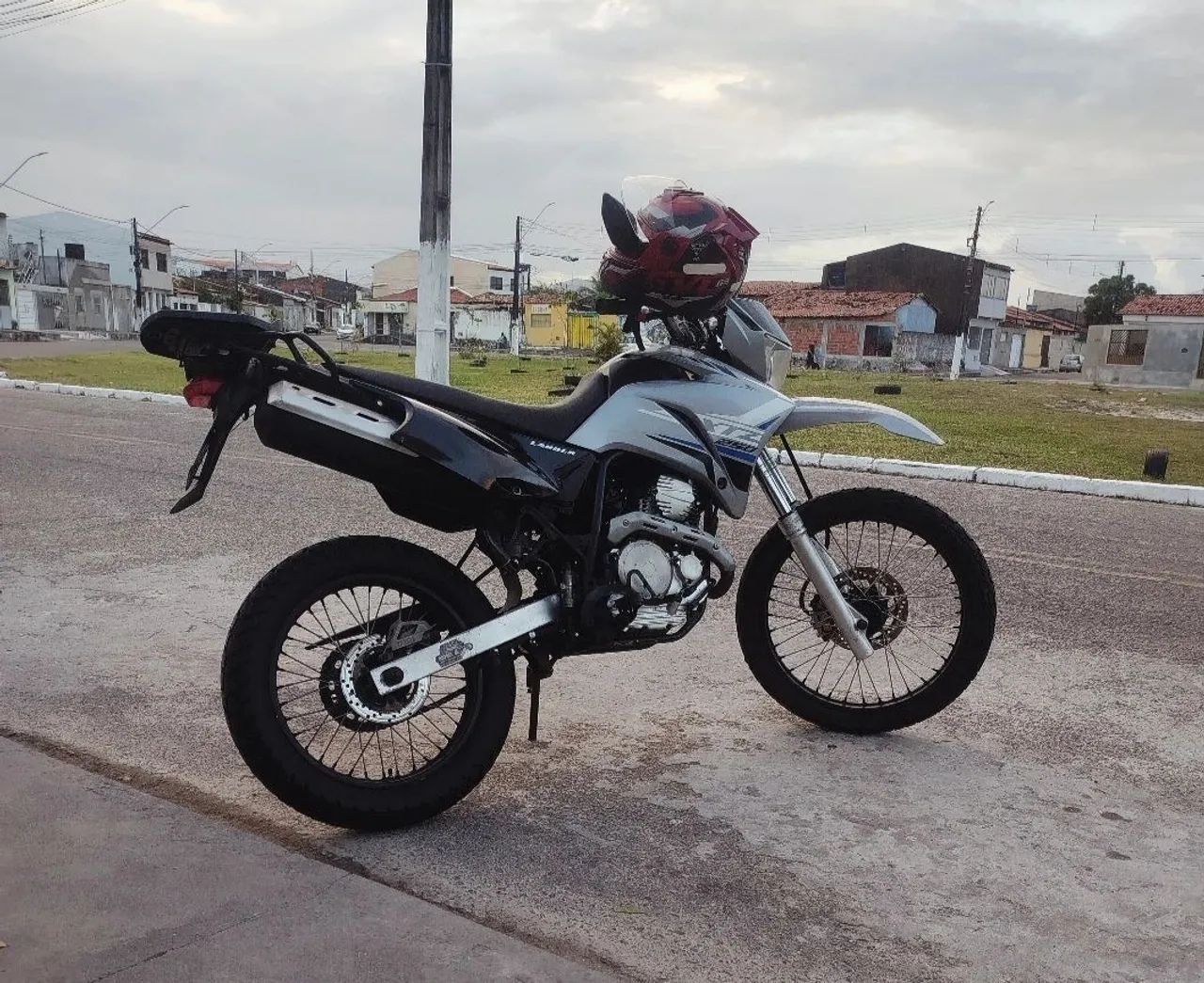 XTZ Lander 250   17,000 - Foto 2