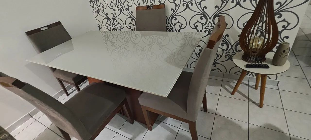 Vendo mesa de jantar com 4 cadeiras  - Foto 5
