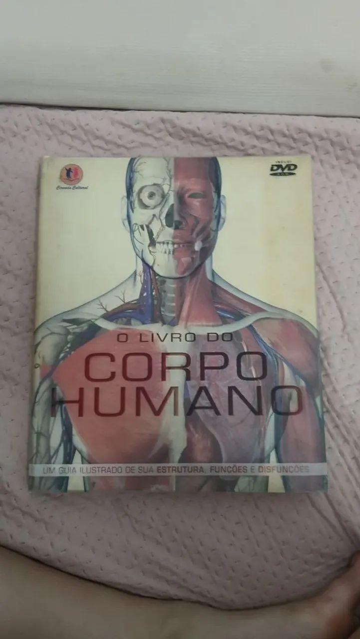 Livro de anatomia enorme