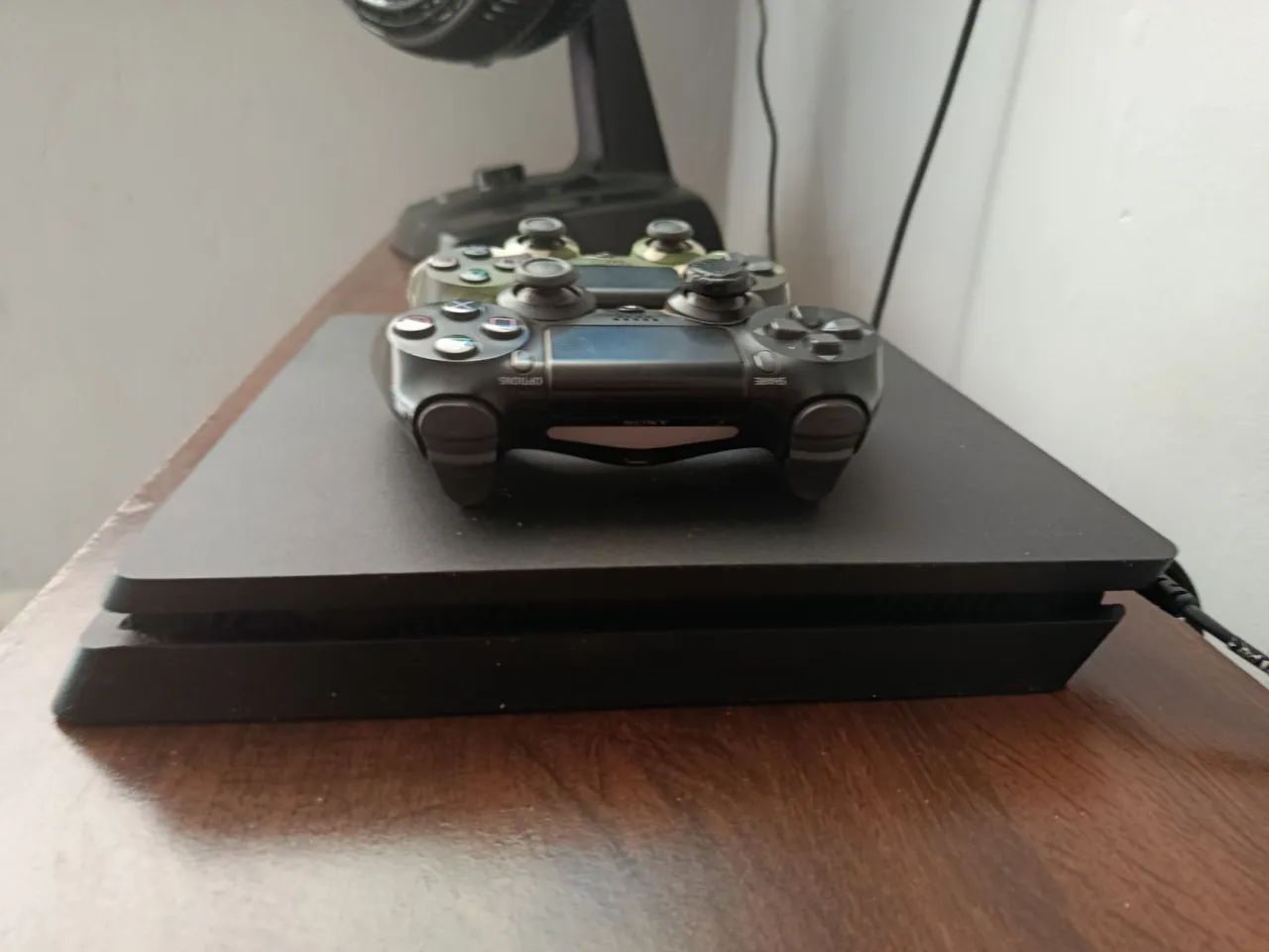 Vendo ps4 + 02 controles, completo!!!!! - Foto 4