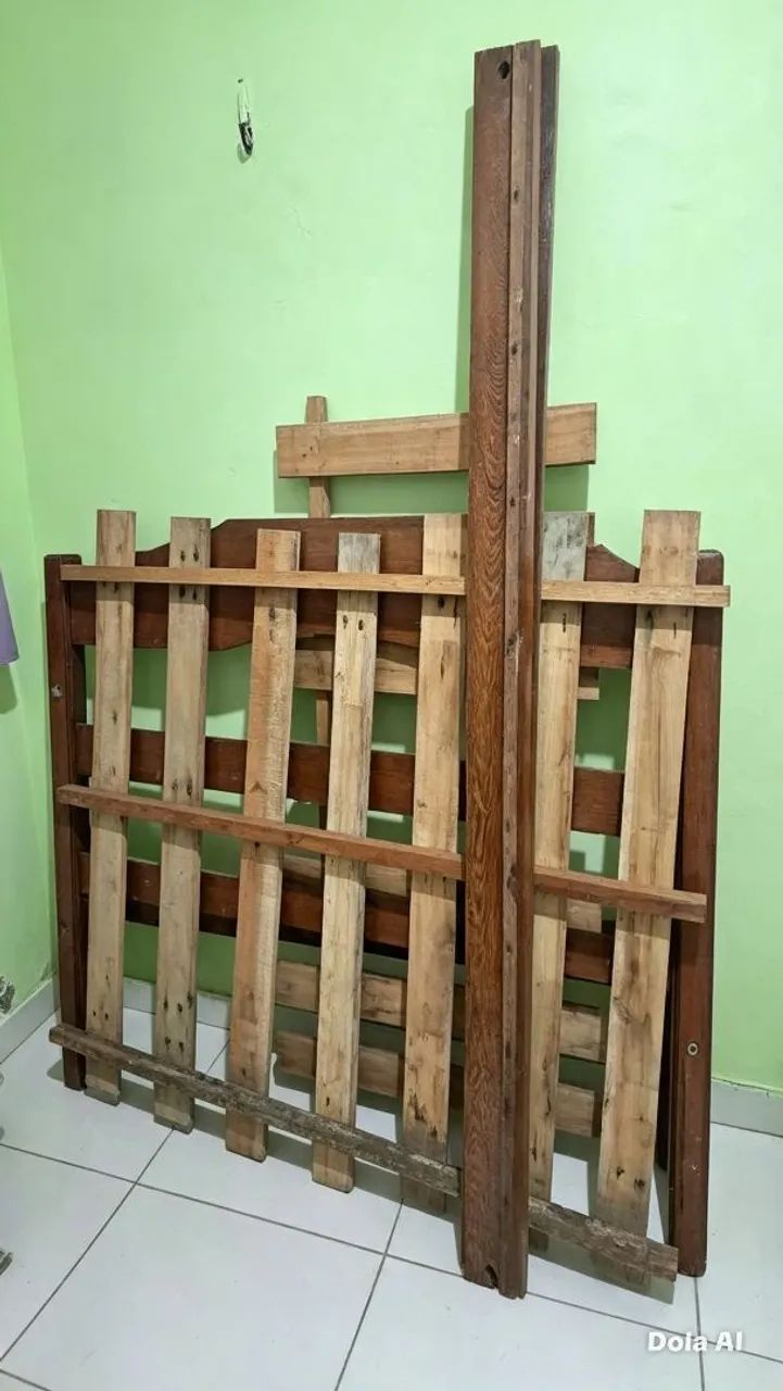 Vendo uma cama de casal com colchão  - Foto 3