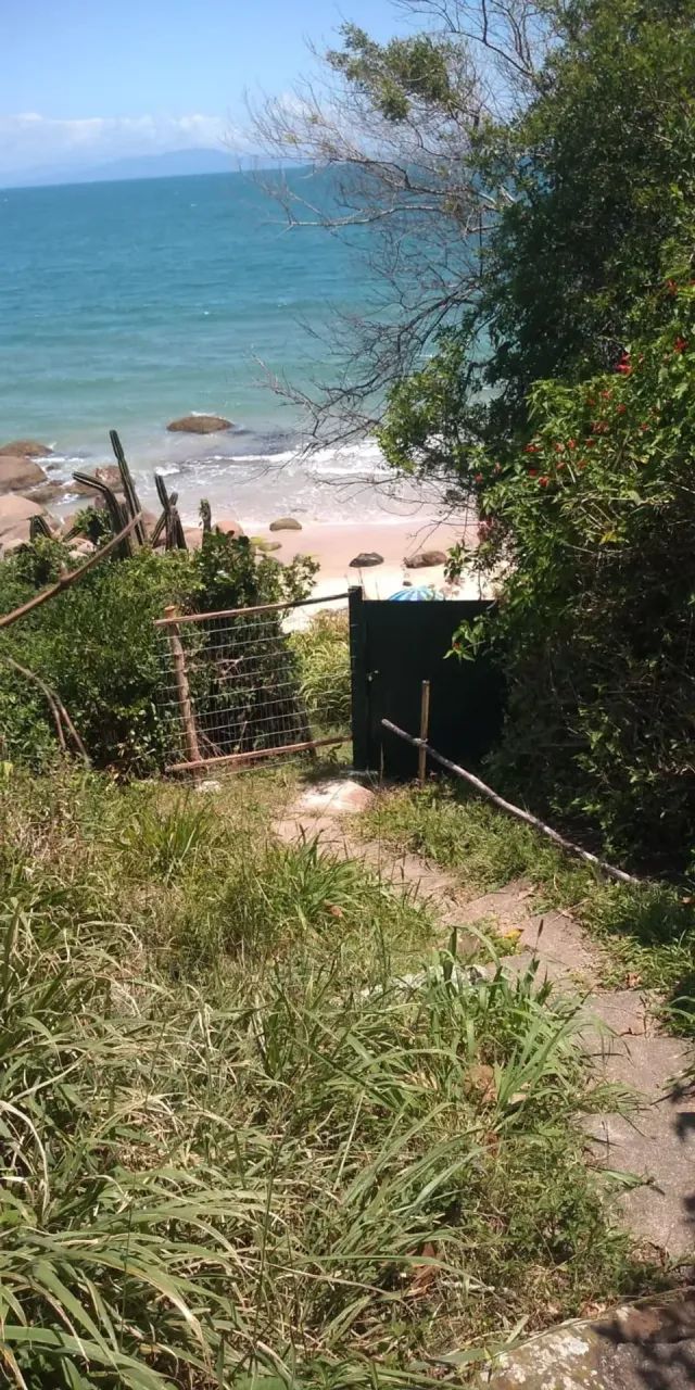 Área com praia particular com 10000 metros quadrados em Ponta das Canas - Florianópolis -  - Foto 3