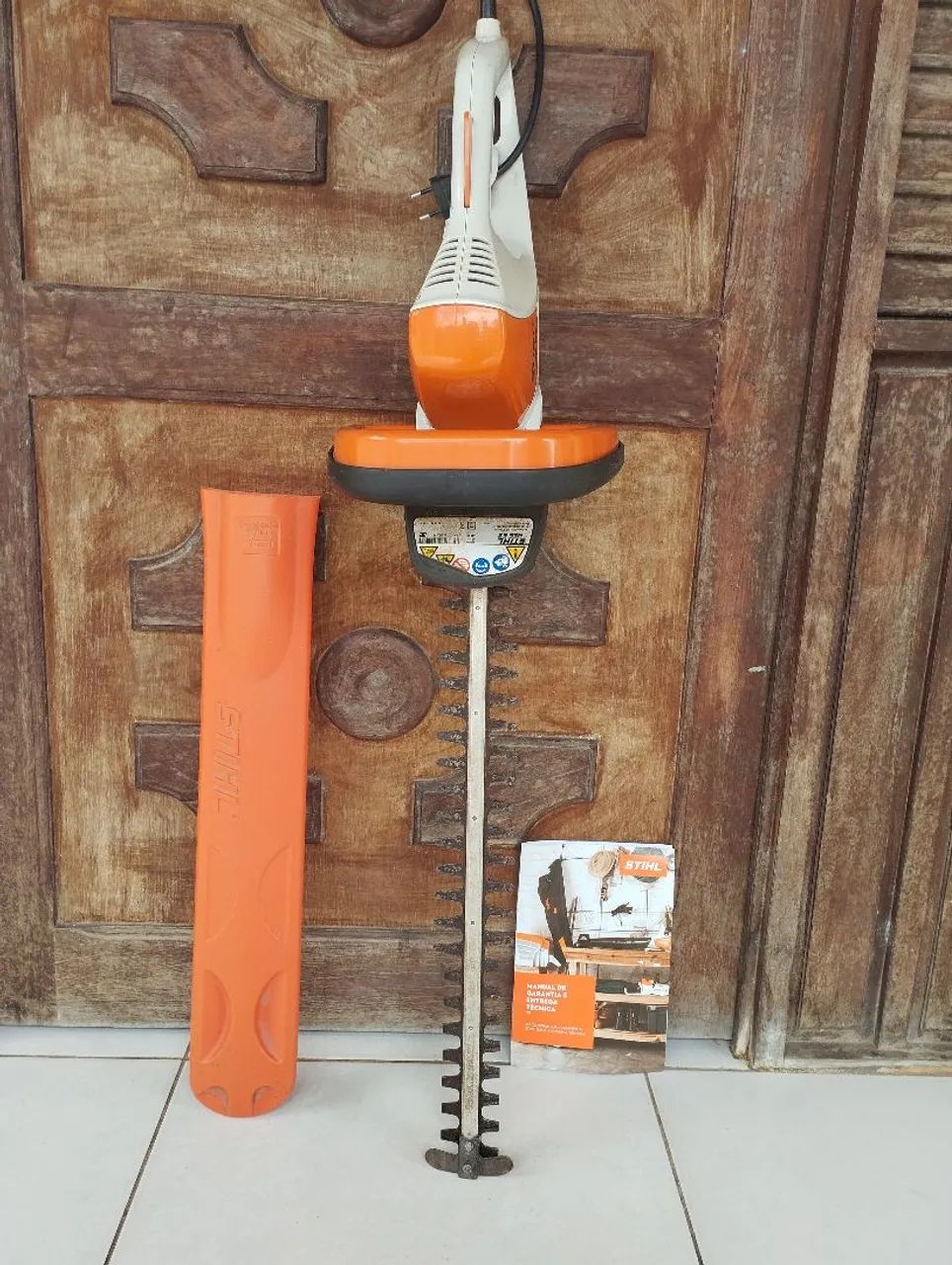 Aparador de Cerca Viva Stihl HSE 52