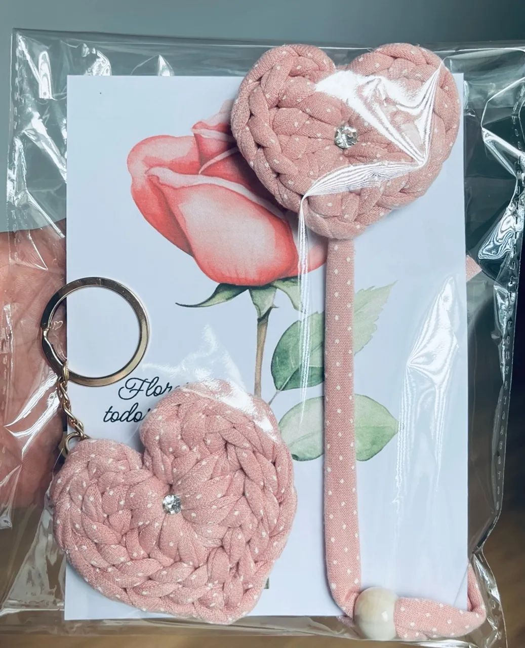 Chaveiros e Marca Página em Crochê - Foto 5