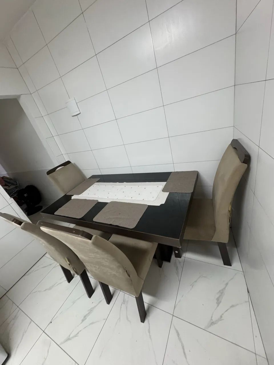 Mesa de jantar 6 cadeiras