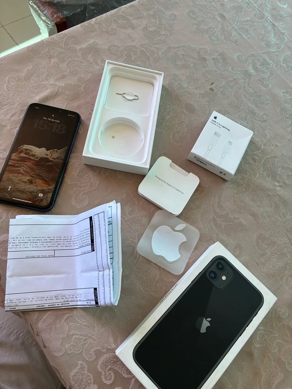 Apple ID:Q8313 64GB 11 iPhone 動作確認済み B*︎様 iPhone e Celulares - Conservado OK ID Face Vermelho 64GB 11 スマートフォン本体
