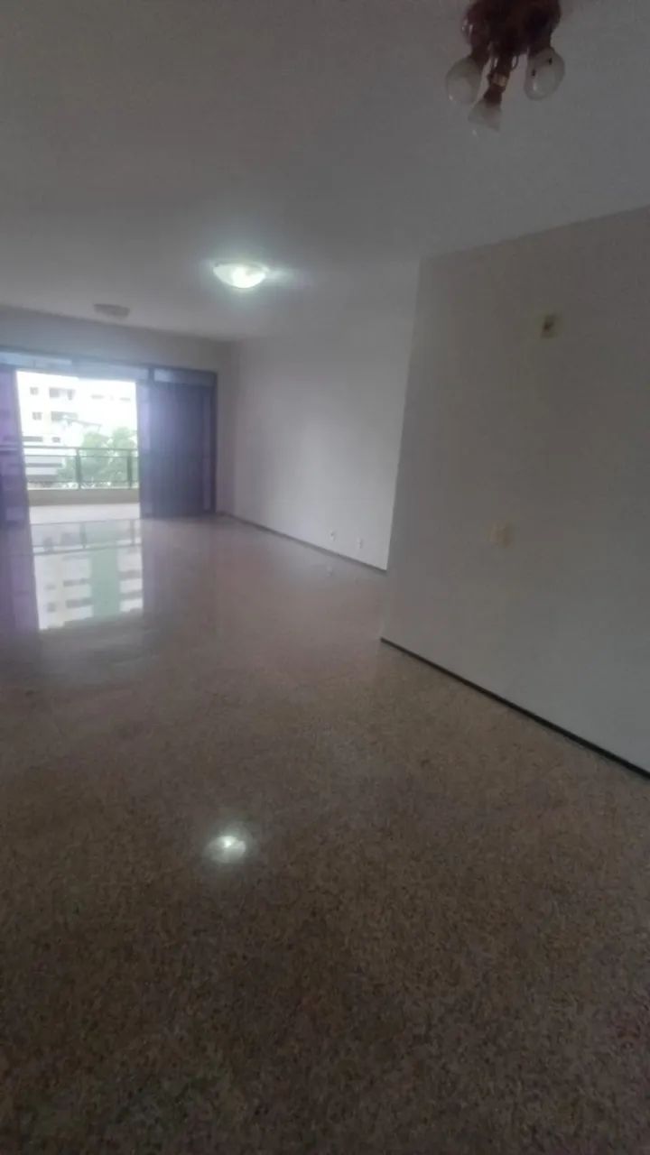 Vendo Apartamento no Renascença II com 3 quartos e dependência