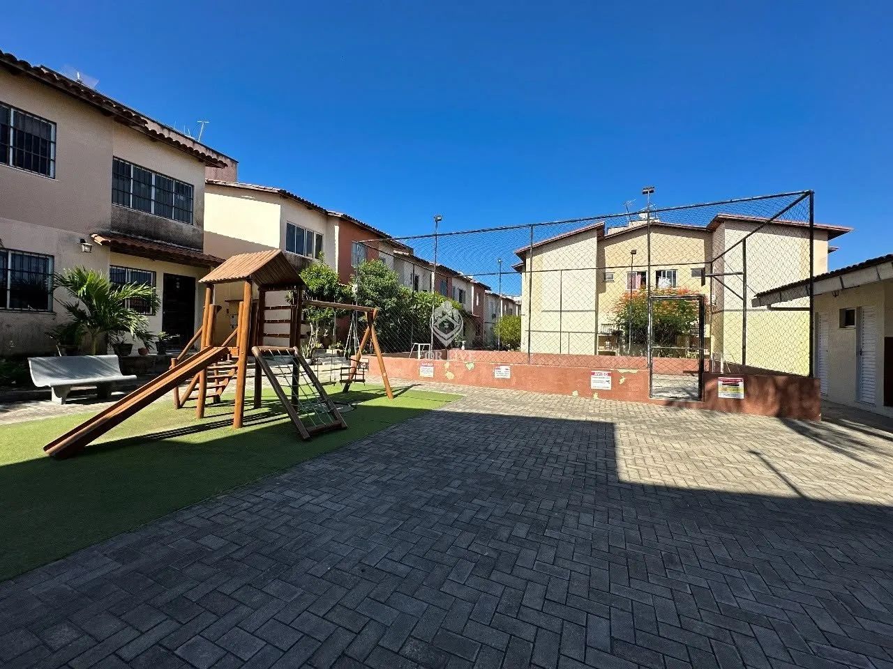 Apartamento Seminovo 02 quartos, próximo a Av. Benjamin Brasil.