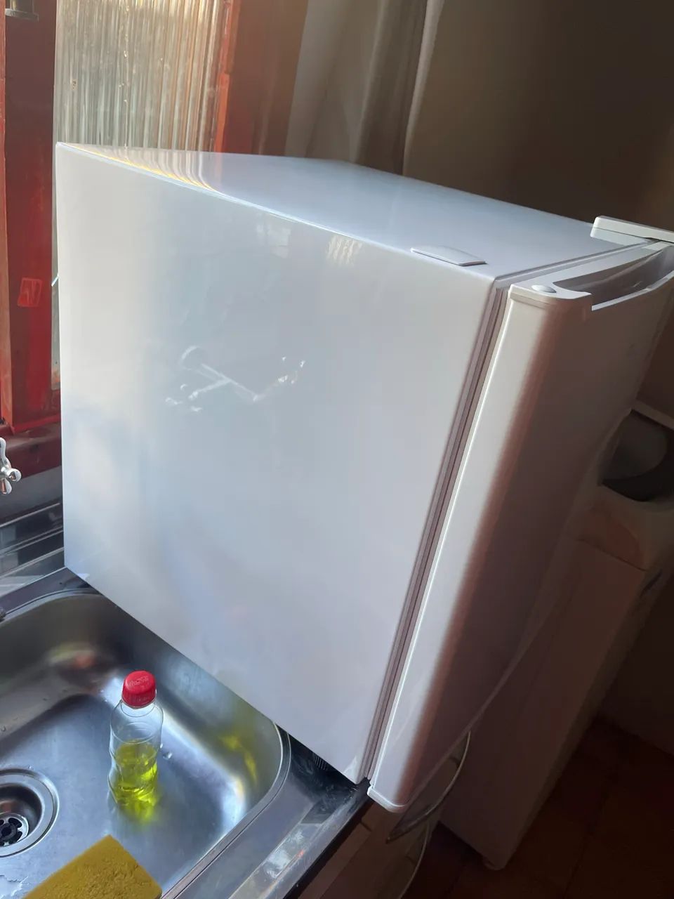 Vende-se frigobar 