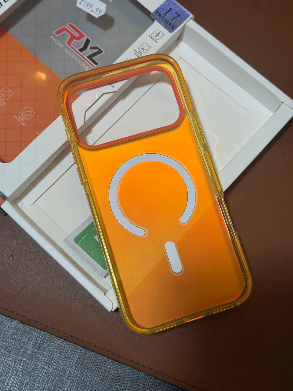 Capa 17 Pro Max bem revestida - Foto 3