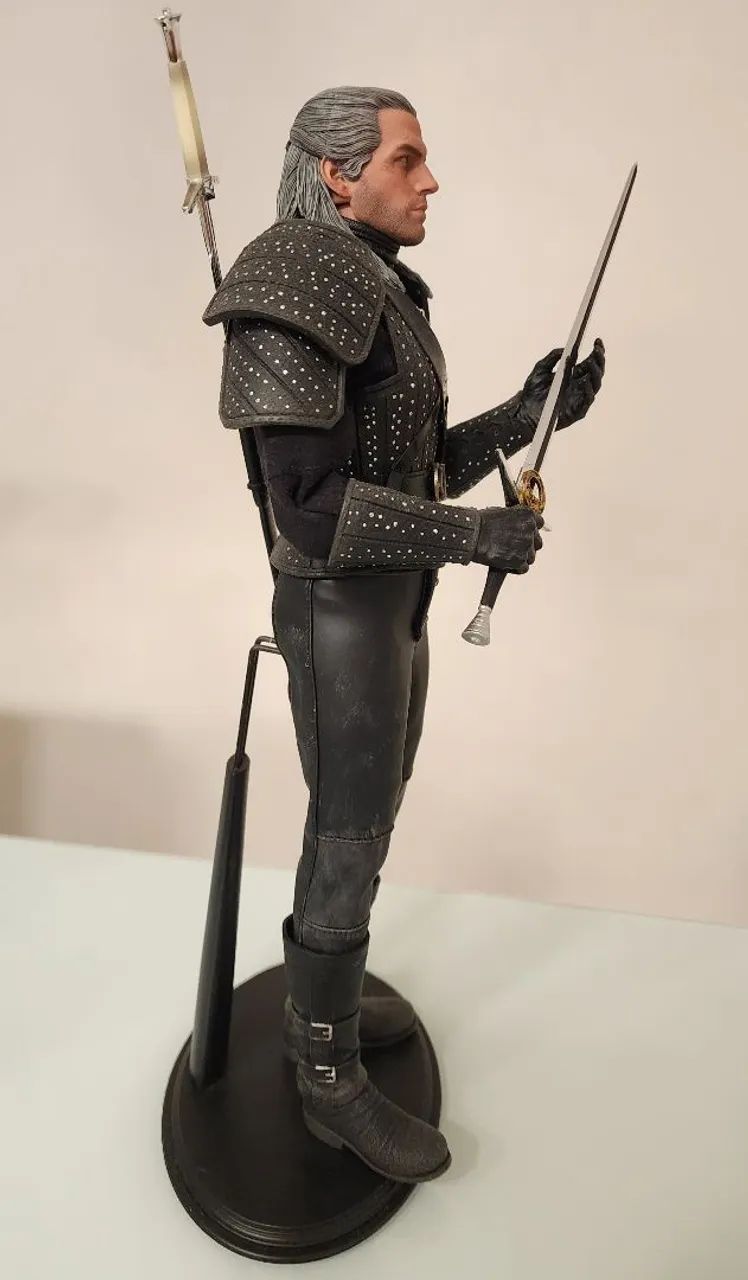 The Witcher 1/6 Buzztoys Geralt de Rivia The White Wolf  - Foto 4