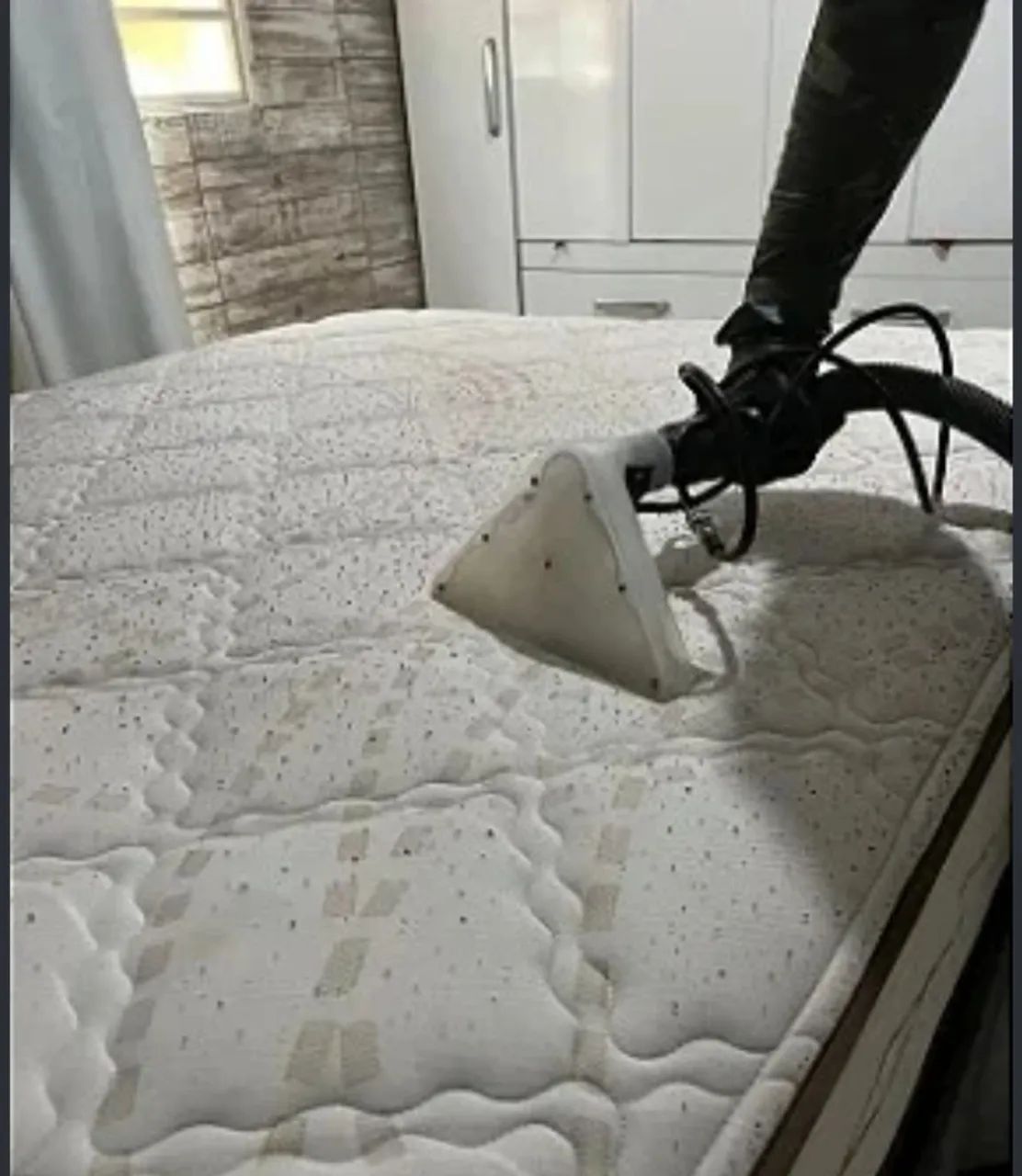 Limpeza e higienizacão de sofás, estofados, colchões e tapetes.  - Foto 4