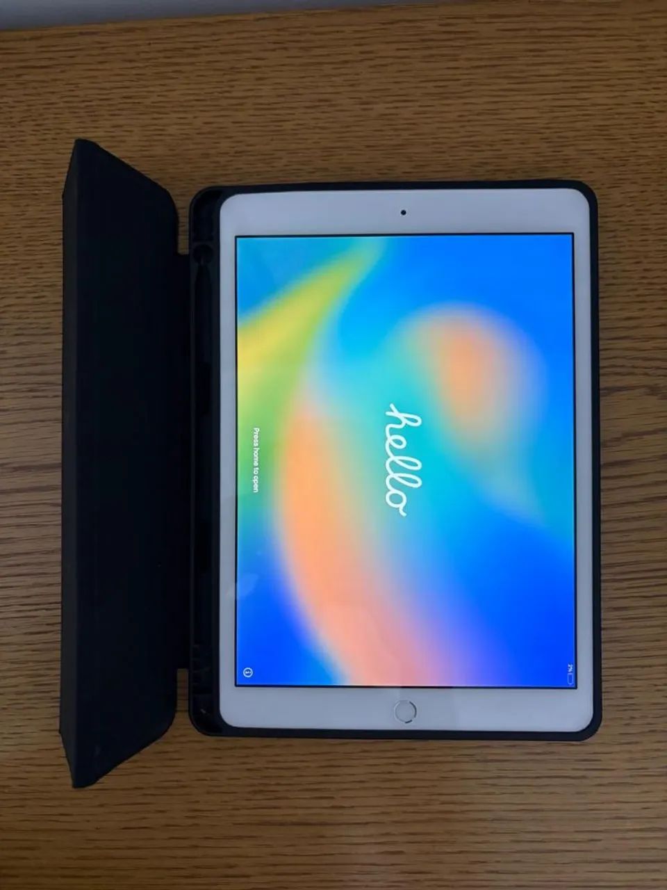 Ipad 7 32gb prata com capa magnética  - Foto 5