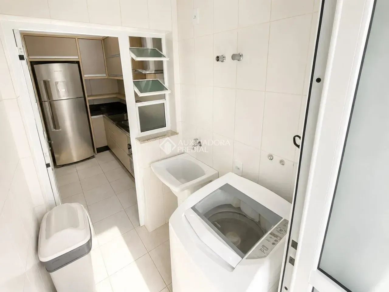 Apartamento com 2 Quartos (1 Suíte), Vaga de Garagem e Hobby Box no Bom Abrigo - Florianóp - Foto 5